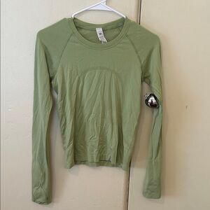 lululemon athletica Sage Long Sleeve Women's Tee